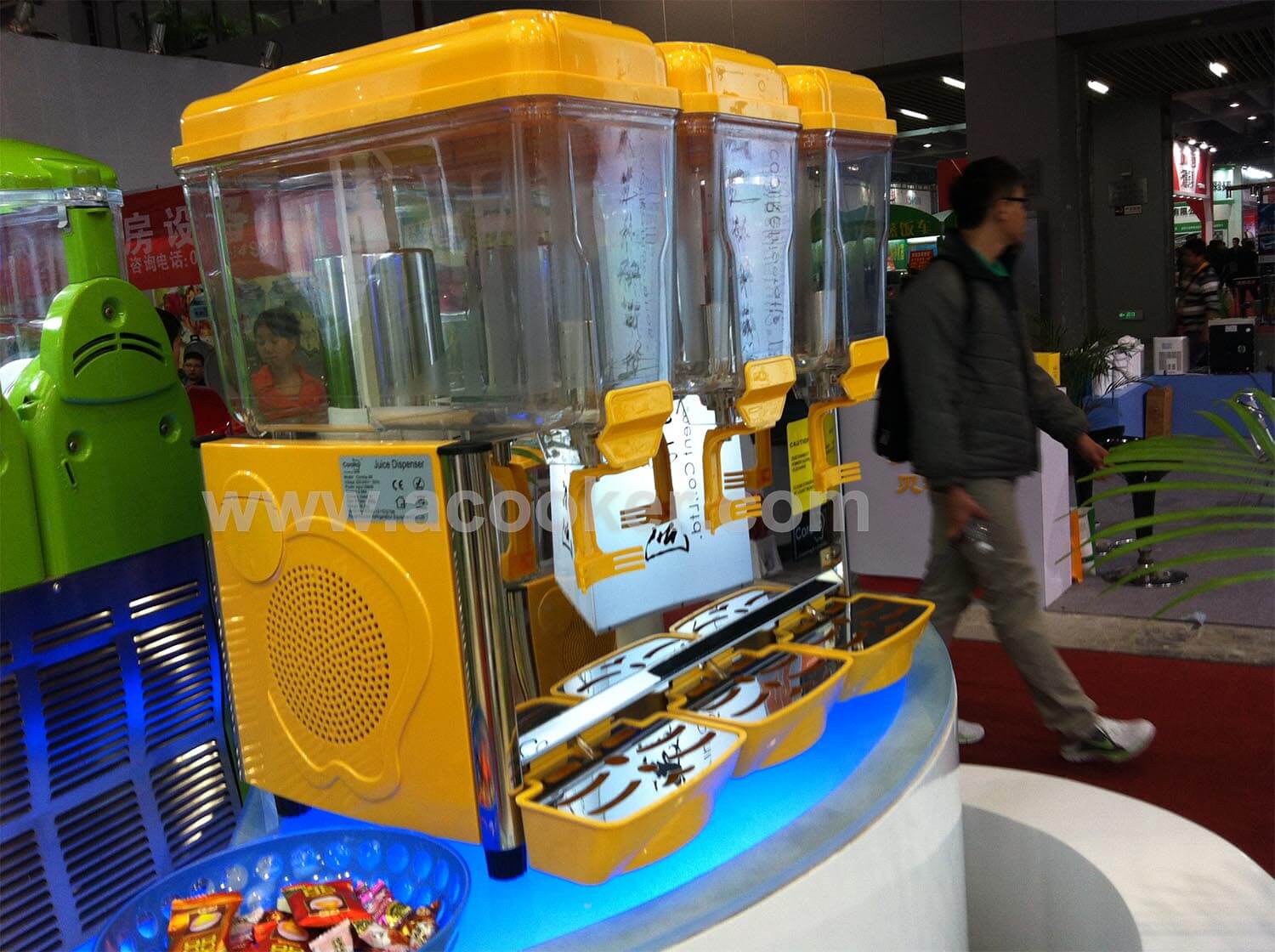 Fruit Juice Dispenser  Resort Buffet Juice Dispensing Equipment