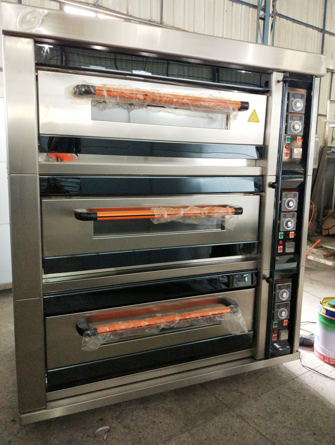 Luxurious commercial bread baking gas bakery oven for restaurant and hotel,3 decks 6 trays ,220V50Hz,300W,classic style,mechanical control1
