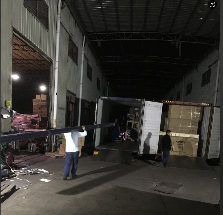 Busy shipping before the Spring Festival holiday, 3 containers a day, from the daytime to midnight!1